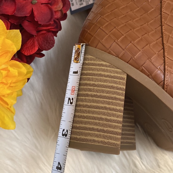 Sz 7 Arden Basket Weave Cognac Block Heeled Boots NEW POSHMARK - Picture 7 of 10